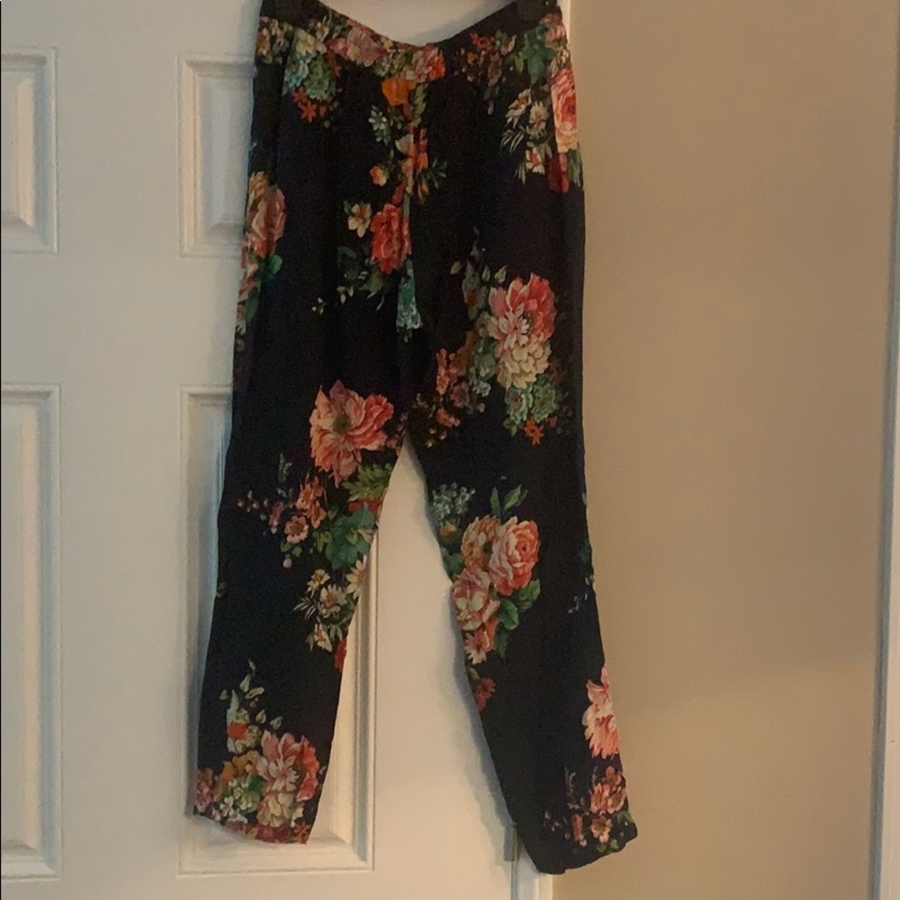 Zara floral print pants. Like new condition